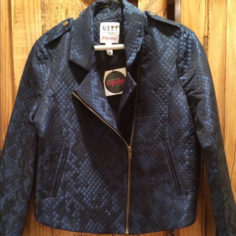 Women’s jacket made fashion week for impulse